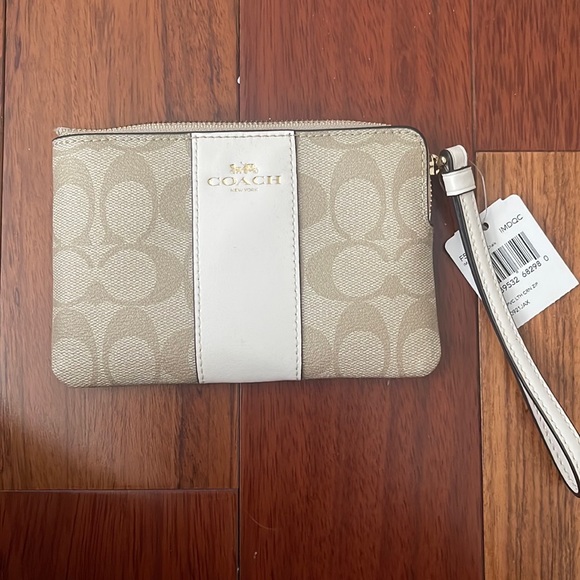 Corner Zip Wristlet In Signature Canvas - Picture 1 of 9